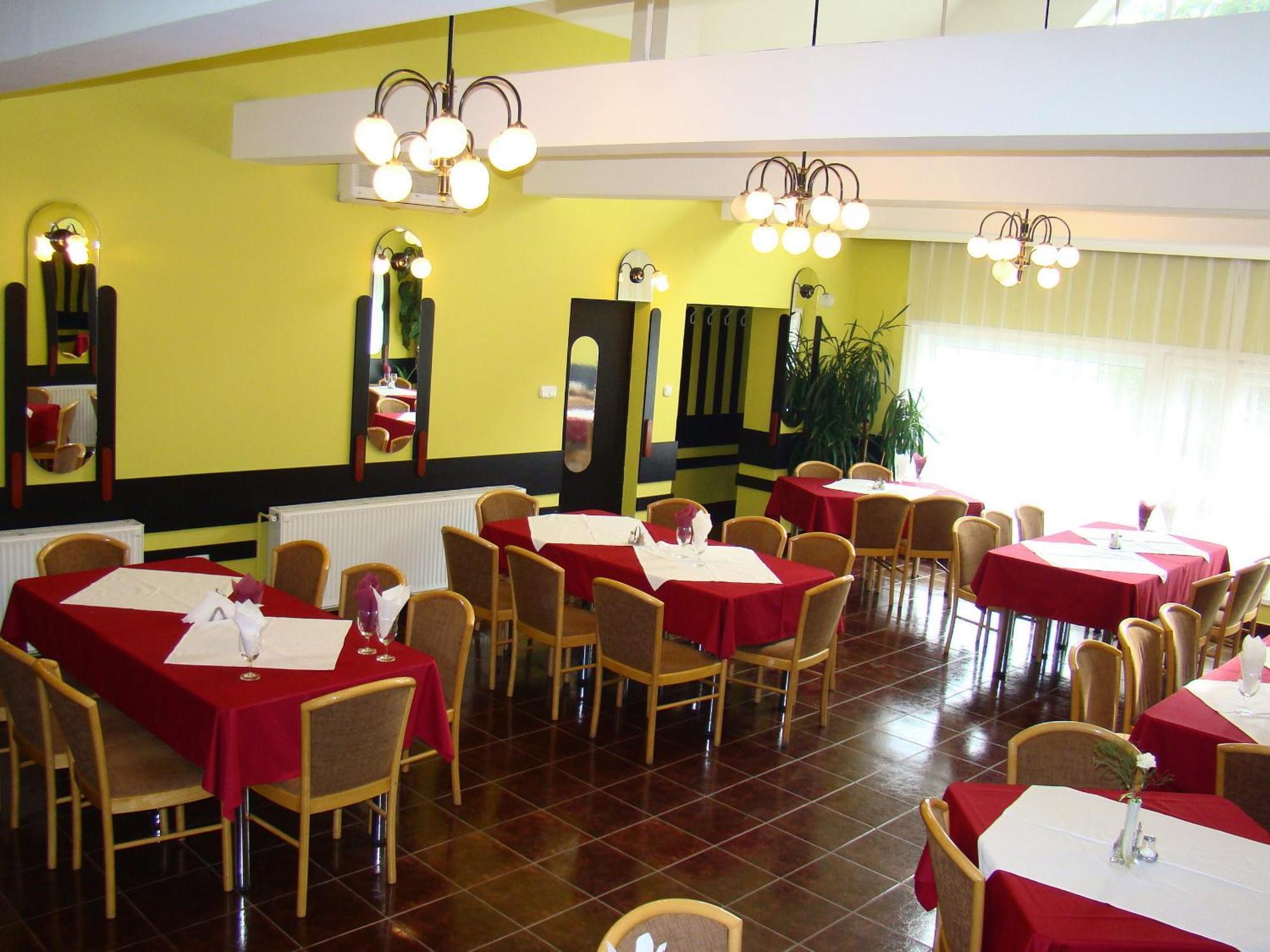 Lazar Pension & Restaurant Георгени Екстериор снимка