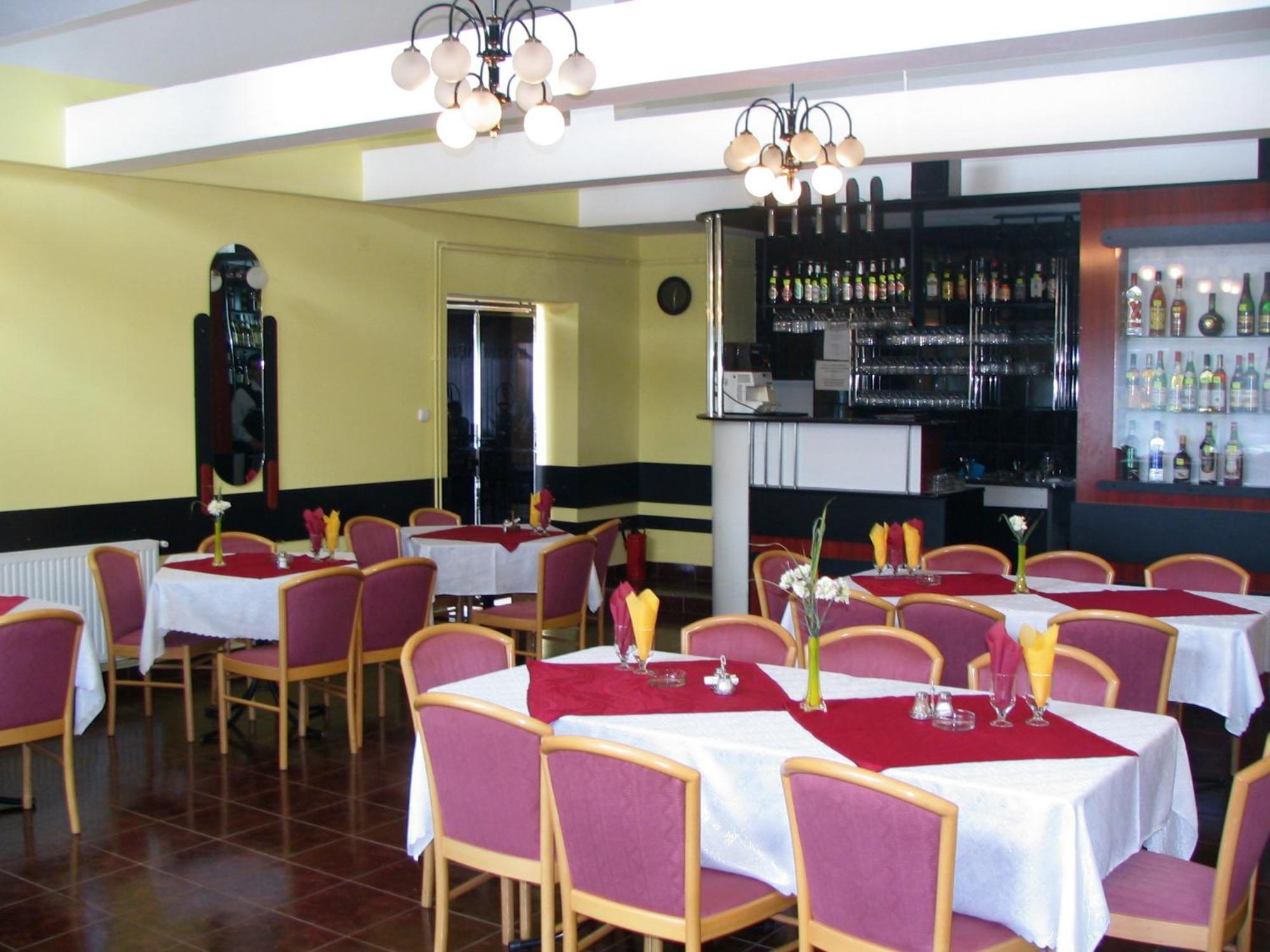 Lazar Pension & Restaurant Георгени Екстериор снимка